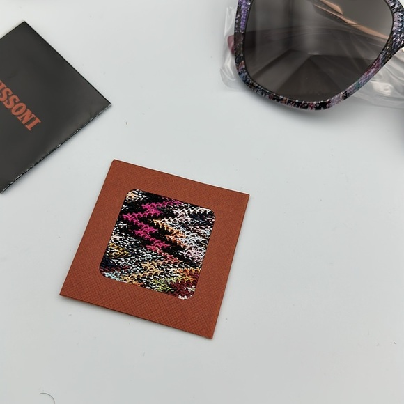 Missoni Sunglasses - Picture 3 of 7